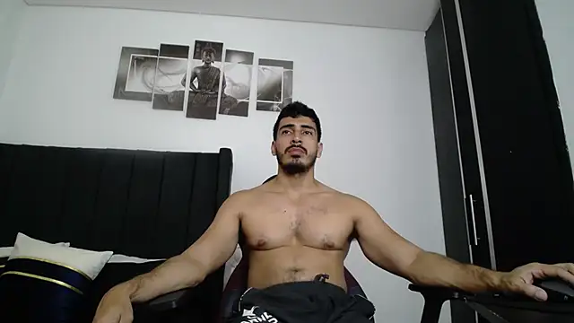 Snapshot of muscle_ares chatting on February 15, 2:44 pm muscle ares online show from February 15, 2:44 pm