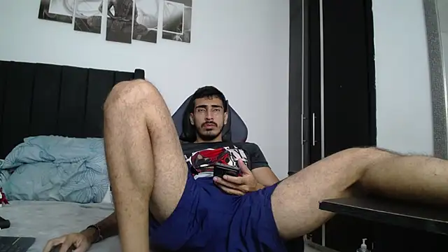 Snapshot of muscle_ares chatting on March 15, 3:48 pm muscle ares online show from March 15, 3:48 pm