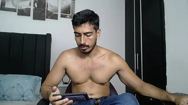 Snapshot of muscle_ares chatting on March 22, 6:36 pm muscle ares online show from March 22, 6:36 pm