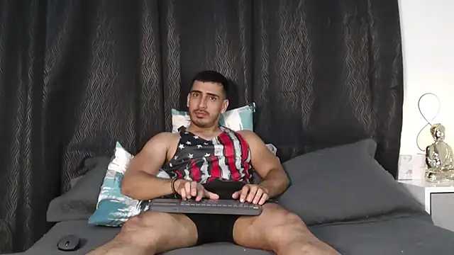 Snapshot of muscle_ares chatting on September 12, 11:26 pm muscle ares online show from September 12, 11:26 pm