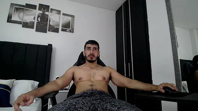 Snapshot of muscle_ares chatting on January 23, 3:05 am muscle ares online show from January 23, 3:05 am