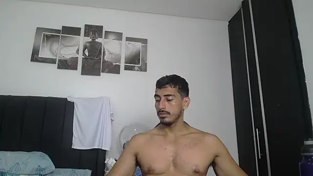 Snapshot of muscle_ares chatting on March 10, 12:38 pm muscle ares online show from March 10, 12:38 pm