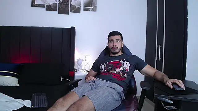 Snapshot of muscle_ares chatting on February 14, 3:05 pm muscle ares online show from February 14, 3:05 pm