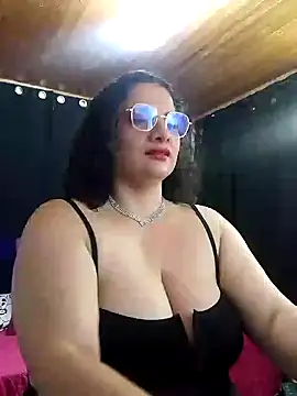 Snapshot of Aleja_Gonzales chatting on June 22, 10:51 pm Aleja Gonzales online show from June 22, 10:51 pm