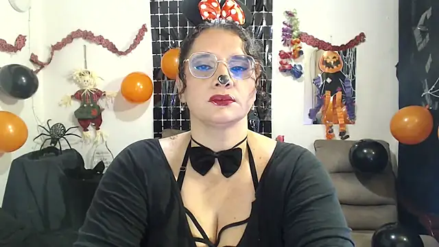 Aleja Gonzales online show from October 30, 4:44 am