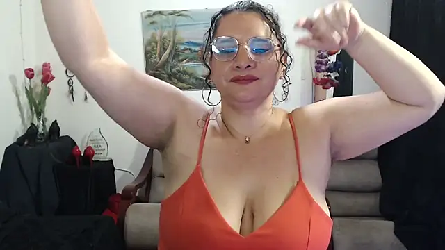 Aleja Gonzales online show from November 5, 10:57 pm