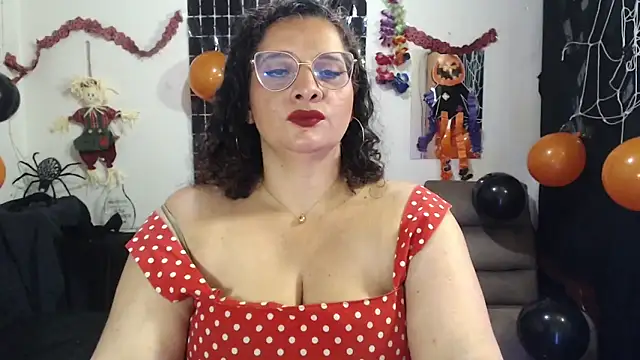 Aleja Gonzales online show from October 26, 4:13 am