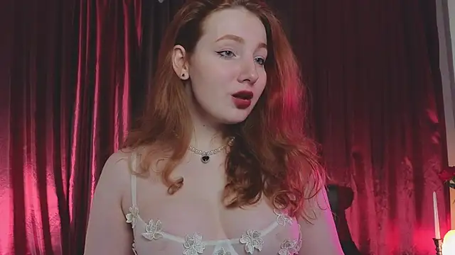 Snapshot of Miss_Ida_ chatting on December 2, 5:32 pm Miss Ida online show from December 2, 5:32 pm