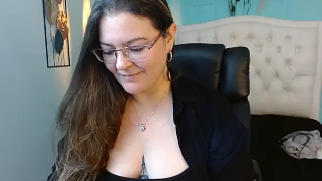 MsJossie online show from March 31, 2:35 am