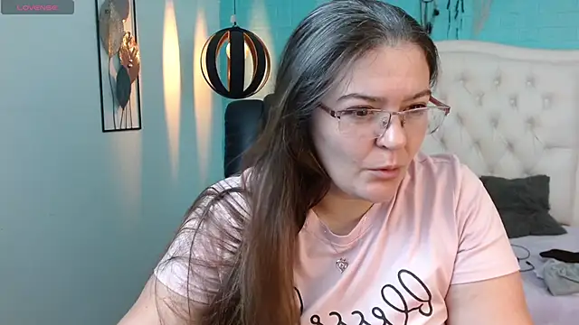 MsJossie online show from April 17, 3:31 am