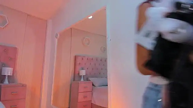 Agathaargent  online show from November 28, 4:34 am