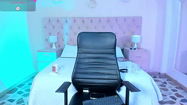 Agathaargent  online show from October 21, 8:58 am