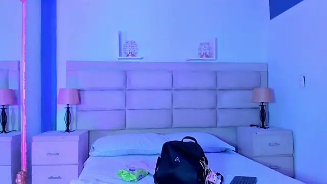 Agathaargent  online show from October 29, 4:11 am