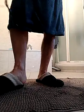 Snapshot of maxcock214 chatting on November 18, 3:15 pm maxcock214 online show from November 18, 3:15 pm