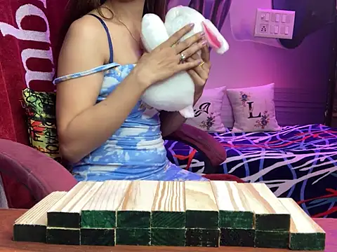 Snapshot of Royal_girl_1 chatting on February 27, 3:18 am Royal girl 1 online show from February 27, 3:18 am