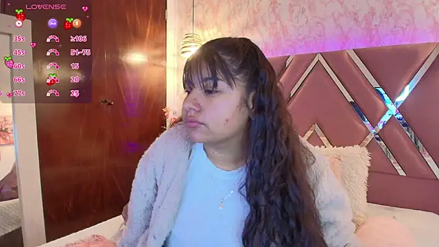 Snapshot of Miaa_Smiith1 chatting on January 28, 12:11 pm Miaa Smiith1 online show from January 28, 12:11 pm