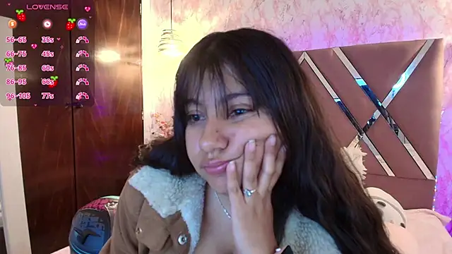 Snapshot of Miaa_Smiith1 chatting on February 8, 12:28 pm Miaa Smiith1 online show from February 8, 12:28 pm