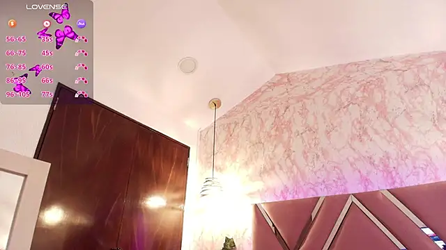 Snapshot of Miaa_Smiith1 chatting on March 12, 3:29 pm Miaa Smiith1 online show from March 12, 3:29 pm