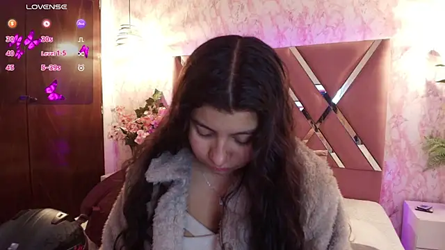 Snapshot of Miaa_Smiith1 chatting on February 25, 12:05 pm Miaa Smiith1 online show from February 25, 12:05 pm