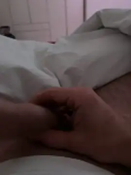 Snapshot of LucaDonna998 chatting on October 29, 12:42 am LucaDonna998 online show from October 29, 12:42 am