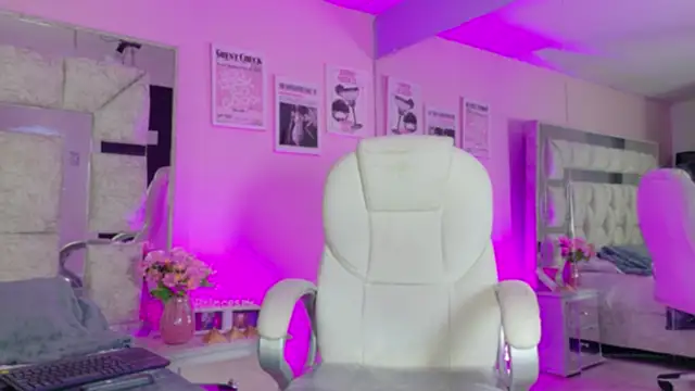 Sara Greey online show from February 11, 1:33 pm