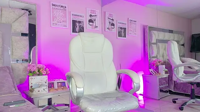Sara Greey online show from March 27, 1:56 pm
