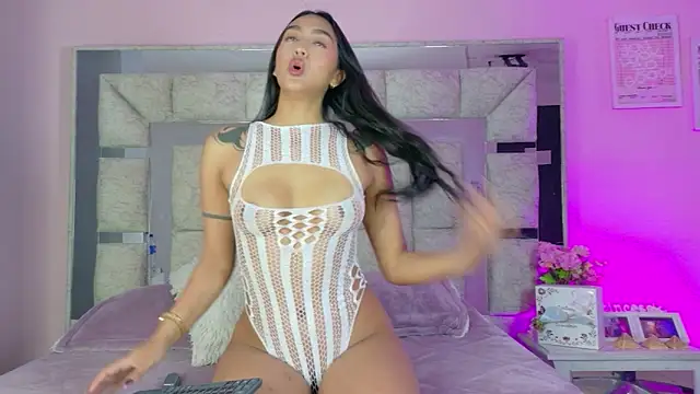 Sara Greey online show from April 30, 2:46 pm