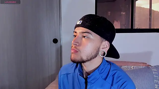 ftmphilip  online show from January 8, 1:17 pm