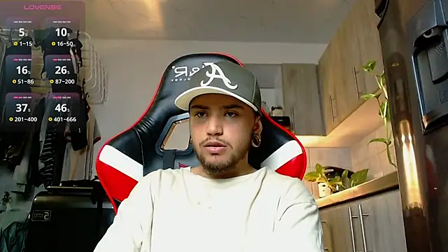 Snapshot of ftmphilip_ chatting on November 20, 12:11 am ftmphilip online show from November 20, 12:11 am