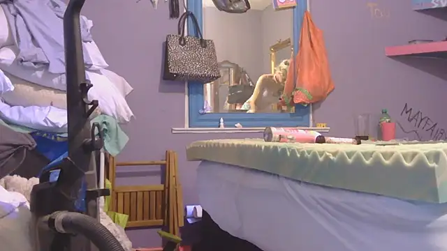 watermellonpussy online show from November 15, 5:33 am