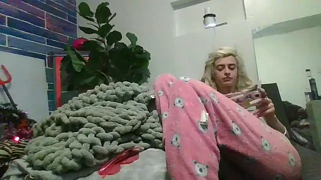 watermellonpussy online show from March 7, 10:15 pm