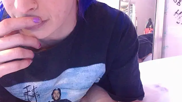 watermellonpussy online show from April 9, 5:09 am