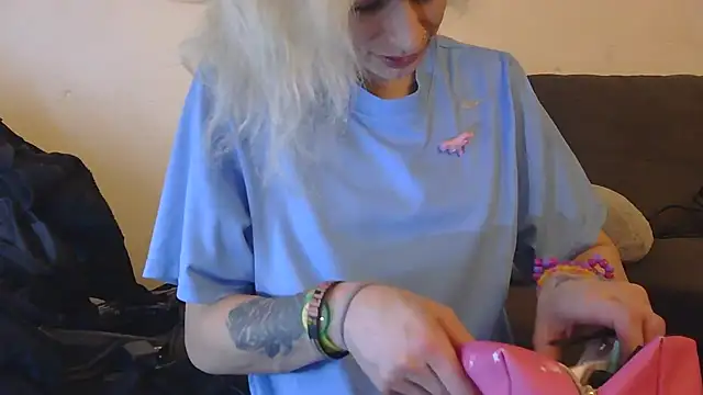 Snapshot of watermellonpussy chatting on September 29, 3:57 am watermellonpussy online show from September 29, 3:57 am