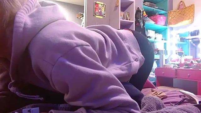 watermellonpussy online show from February 3, 4:32 am