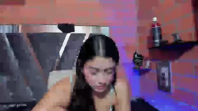 Snapshot of sainix_ chatting on December 12, 12:27 am sainix online show from December 12, 12:27 am