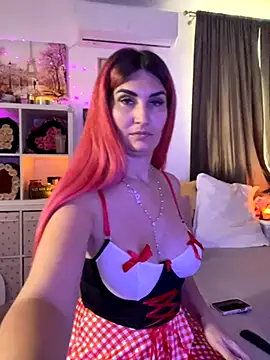 Snapshot of EvelynFrances chatting on October 8, 9:44 am EvelynFrances online show from October 8, 9:44 am
