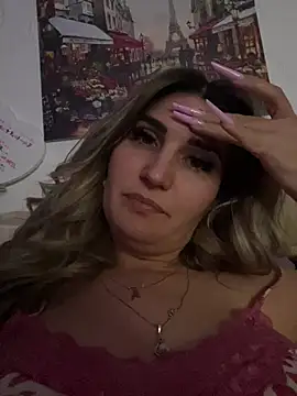 Snapshot of EvelynFrances chatting on February 26, 9:42 pm EvelynFrances online show from February 26, 9:42 pm