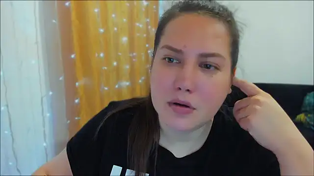 Snapshot of _madalexa_ chatting on October 16, 7:22 pm  madalexa  online show from October 16, 7:22 pm