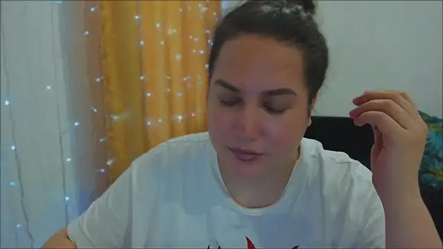 Snapshot of _madalexa_ chatting on October 3, 1:45 pm  madalexa  online show from October 3, 1:45 pm