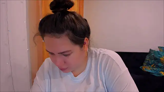 Snapshot of _madalexa_ chatting on February 2, 9:40 am  madalexa  online show from February 2, 9:40 am