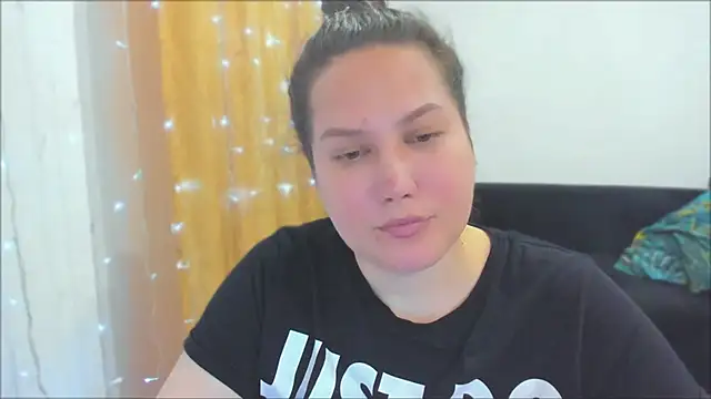 Snapshot of _madalexa_ chatting on October 13, 4:52 pm  madalexa  online show from October 13, 4:52 pm