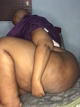 Snapshot of sotho_ssbbw chatting on June 6, 11:32 pm sotho ssbbw online show from June 6, 11:32 pm