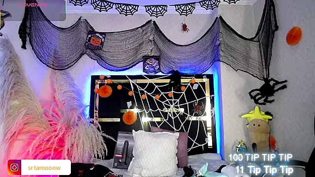 Snapshot of Moon_Water__ chatting on November 5, 10:07 am Moon Water online show from November 5, 10:07 am