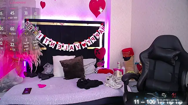 Snapshot of Moon_Water__ chatting on February 13, 11:32 am Moon Water online show from February 13, 11:32 am