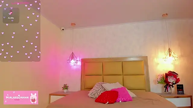 LARSONMIA online show from March 2, 12:23 pm