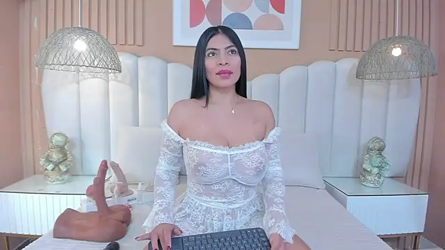 Sara Vanegas online show from March 30, 5:47 pm