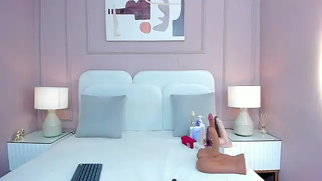 Sara Vanegas online show from September 27, 12:00 pm