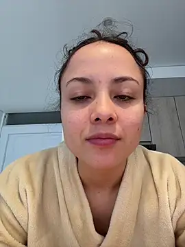 Megan Rodrigo online show from June 2, 12:49 pm