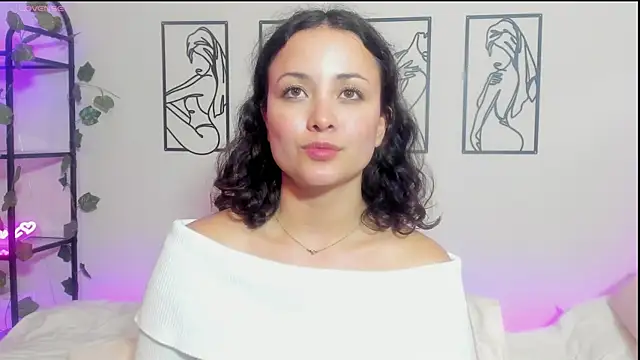 Megan Rodrigo online show from March 19, 10:31 pm