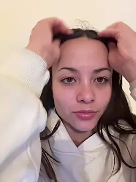 Megan Rodrigo online show from April 19, 11:33 am